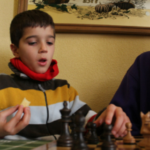 Con el ajedrez, los niños aprenden a anticiparse a las reacciones de los demás.