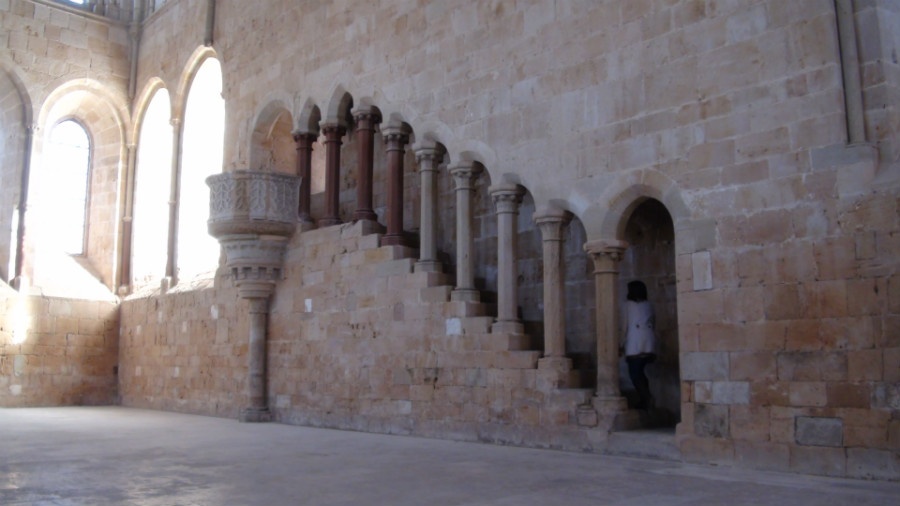 Escaleras del monasterio de Santa María de Huerta.