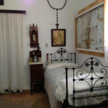 Dormitorio antiguo en el Museo de las Raíces Conileñas
