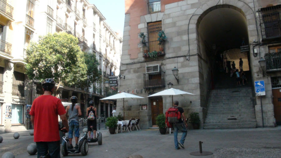 Acceso a la Plaza Mayor de Madrid