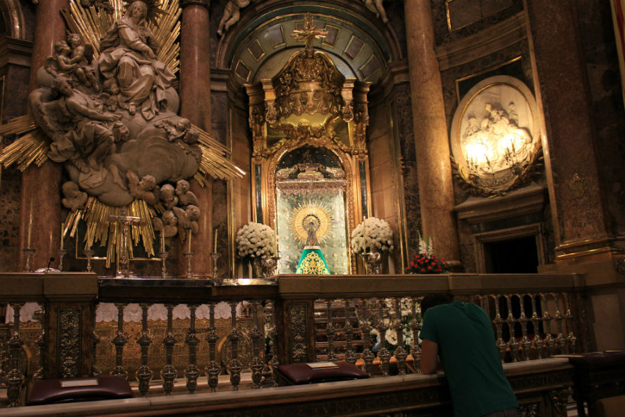 Altar mayor de la basílica del Pilar