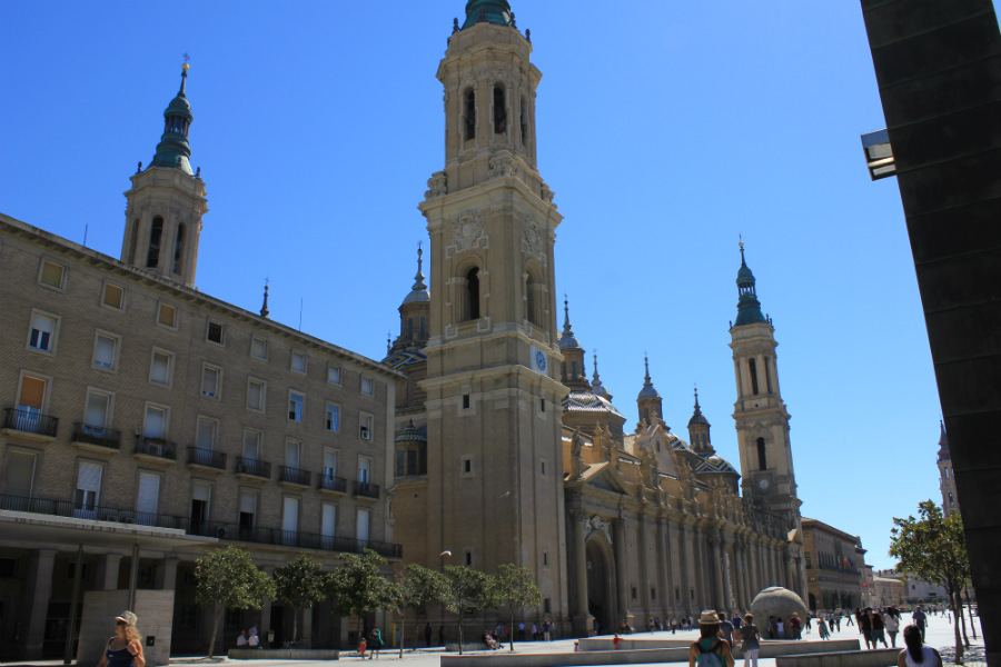 Fachada de la basílica del Pilar de Zaragoza