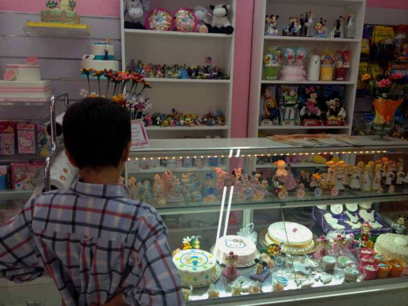 Mostrador de la tienda Naty’s Cake Shop, donde hacen tartas decoradas