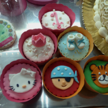 Mini tartas decoradas para fiestas infantiles