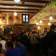 Cenamos en el bar Los Altramuces, en Granada