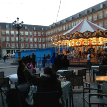 Tiovivo tradicional en la Plaza Mayor de Madrid