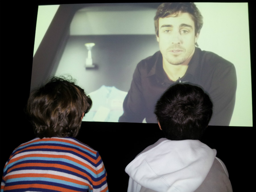 Visitamos la exposición sobre Fernando Alonso, con los niños