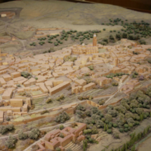 Detalle de la maqueta de Segovia en la Oficina de Turismo