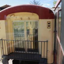 Uno de los comedores de La Postal es este vagón de tren, reservado a parejas sin niños
