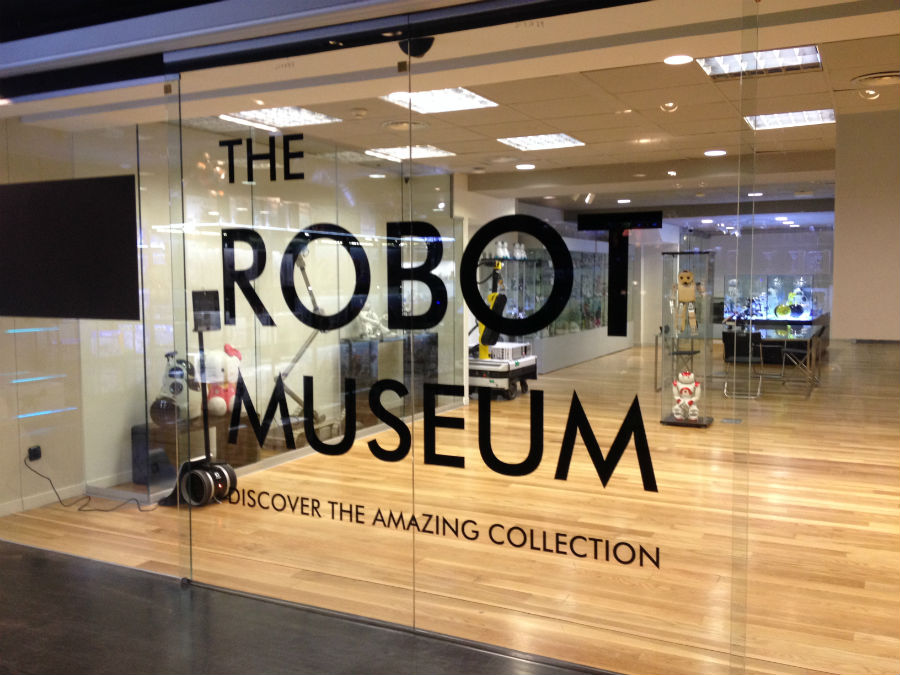 Juguetrónica tiene un museo del robot abierto al público
