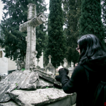 La guía nos explica la historia del Cementerio de San Isidro