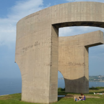 Elogio del Horizonte, la escultura de Chillida en Gijón