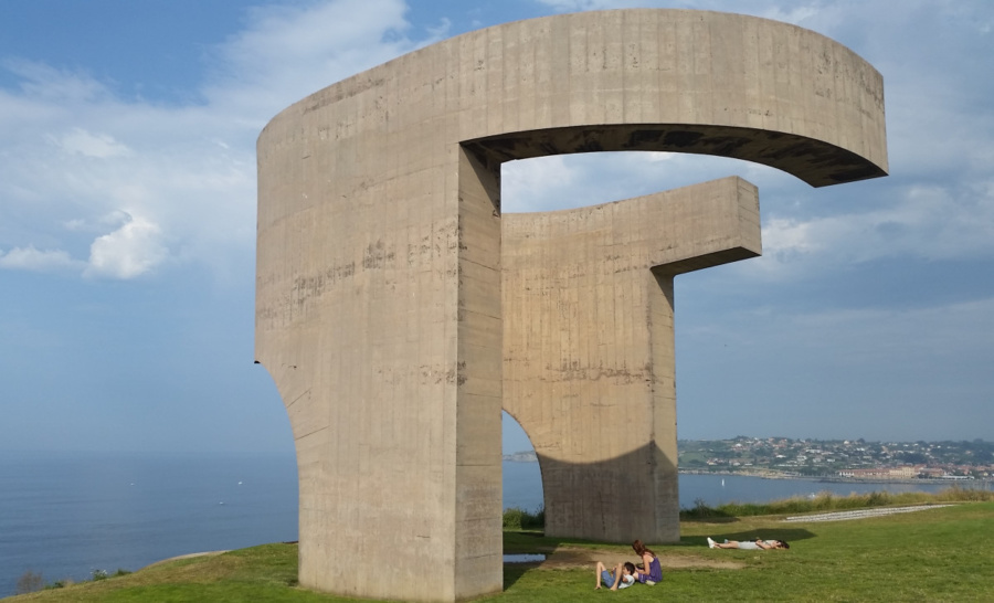 Elogio del Horizonte, la escultura de Chillida en Gijón