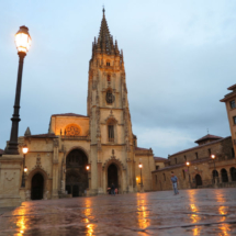 Vista general de la Catedral gótica de Oviedo