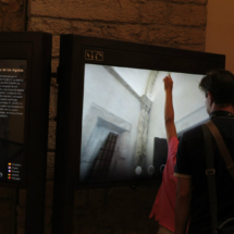 Explicación multimedia de la Cámara Santa en la Catedral de Oviedo