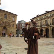 Visita teatralizada por los alrededores de la catedral de Oviedo