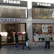 Adornos navideños en las tiendas Tiger