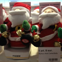 Adornos navideños en las tiendas Tiger