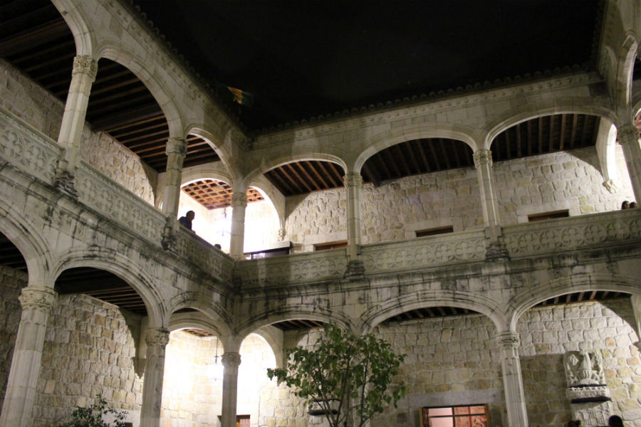 Castillo de Manzanares el Real, patio interior