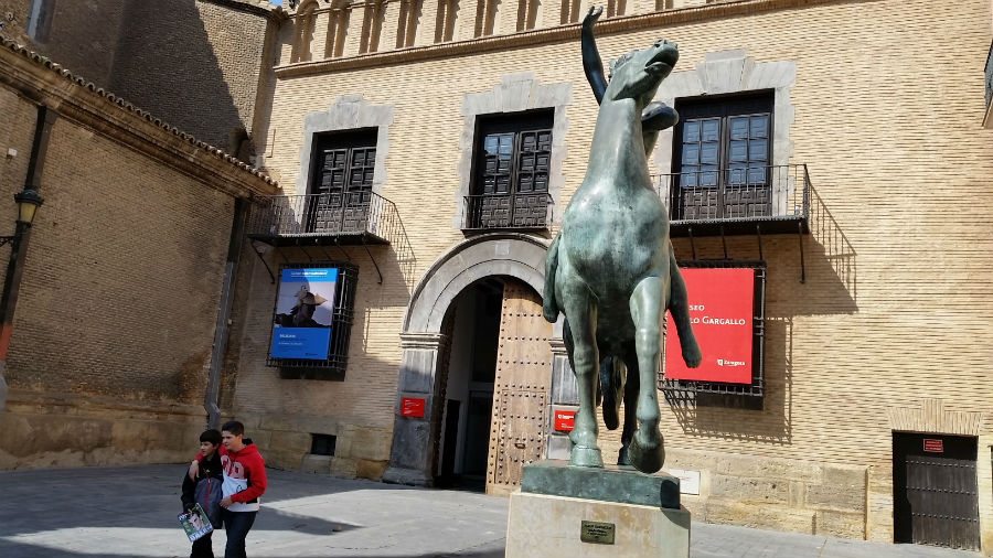 Visita en familia al Museo Gargallo, en Zaragoza