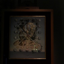 Museo Dalí Figueras: Gala en esferas