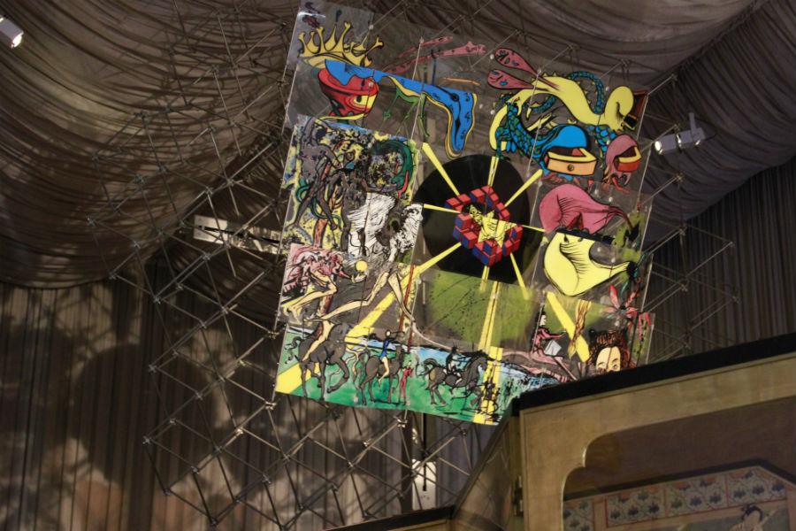 Museo Dalí Figueras: colores brillantes