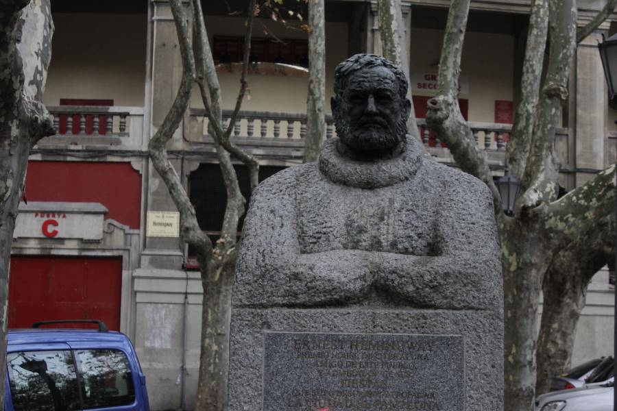 Monumento a Ernest Hemingway, en Pamplona