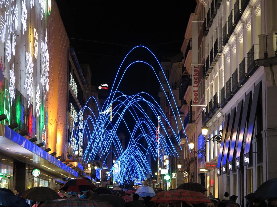 formal rodillo Onza Cómo ver las luces de Navidad en Madrid: a pie, en coche o en Naviluz