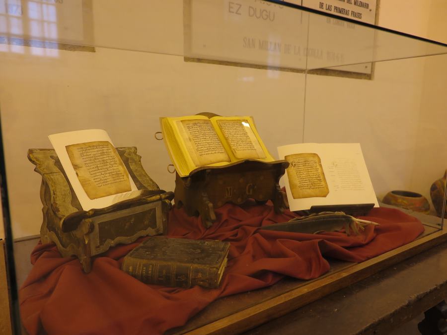 Manuscritos con glosas en Castellano primigenio
