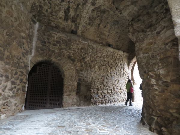 Interior de los arcos de Buitrago de Lozoya
