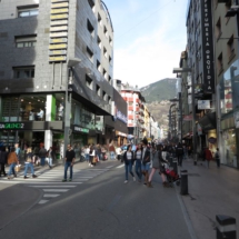 Calle de las tiendas de Andorra la Vella