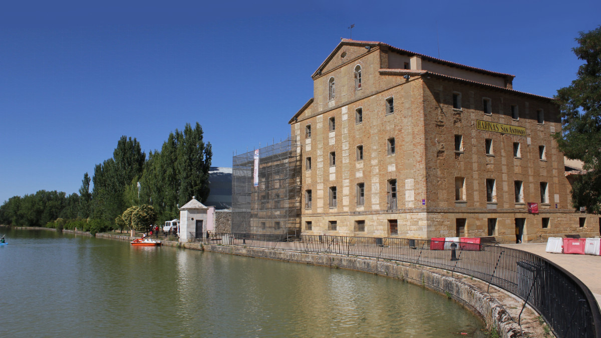 Visitamos una antigua fábrica de harina en el Canal de Castilla