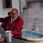 Beber agua del santo, una tradición de San Isidro