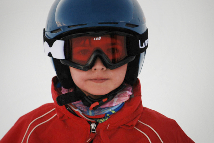 Extra encanto Deflector Mi niño lleva gafas: ¿puede esquiar con ellas? - PlanesConHijos.com