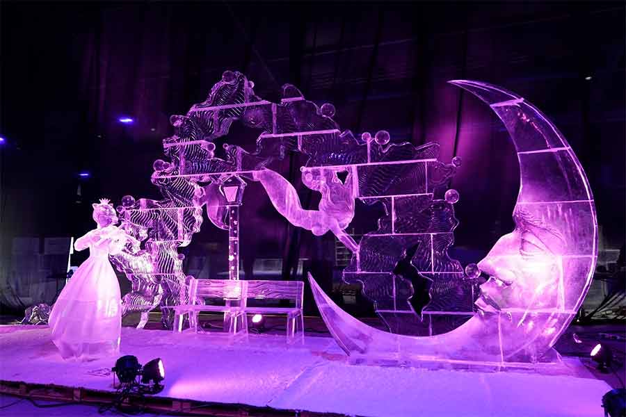 Toda una exposición de esculturas de hielo en las Mágicas Navidades de Torrejón 2022
