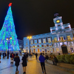 El Belén, el árbol, los turrones, las luces, las 12 campanadas... éstas son las tradiciones de Navidad en España